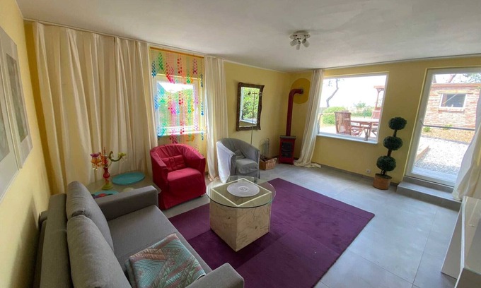 Loddin House | Hochwertig, Moderne und Gemütliche Ferienwohnung mit 65qm für Drei Personen