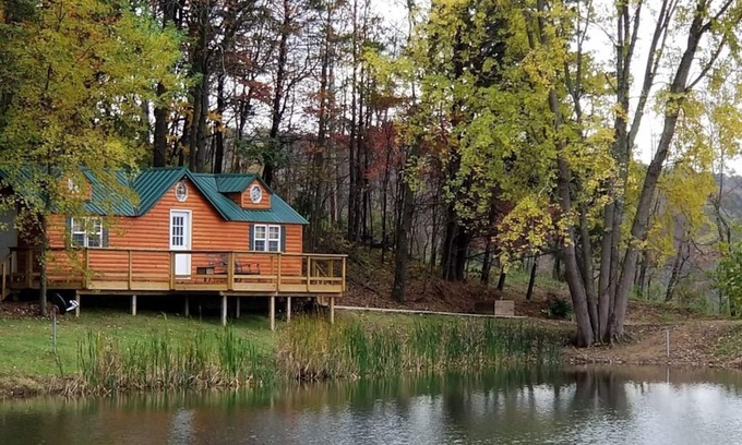 Sugar Grove House | Hocking Hills-Dog friendly cabin with private pond . adults 18 and older