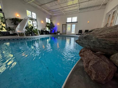 Thamesville Resort | Holden Villa Retreat