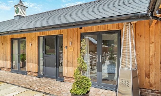 Alderbury Cottage | Hole Farm - Stable Cottage