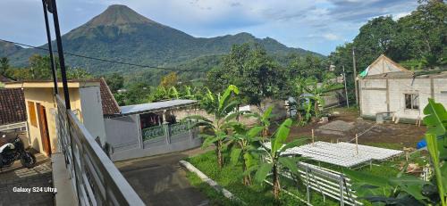 Trawas Hotel | Holi Homestay Trawas