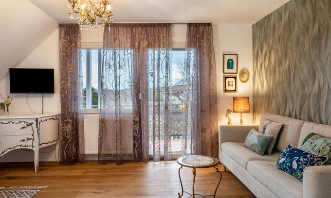 Oberrotweil Apartment | Holiday Apartment 'Lavender' with Shared Garden, Balcony and Wi-Fi