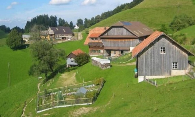 Hergiswil bei Willisau Apartment | Holiday apartment Hergiswil b. Willisau for 4 - 5 persons with 2 bedrooms - Holiday apartment in a f