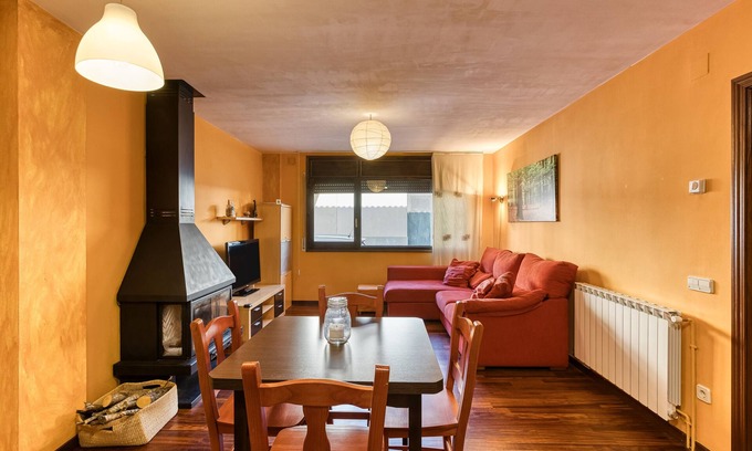 Sant Pau de Seguries Apartment | Holiday Apartment 'Cal Tatanet'
