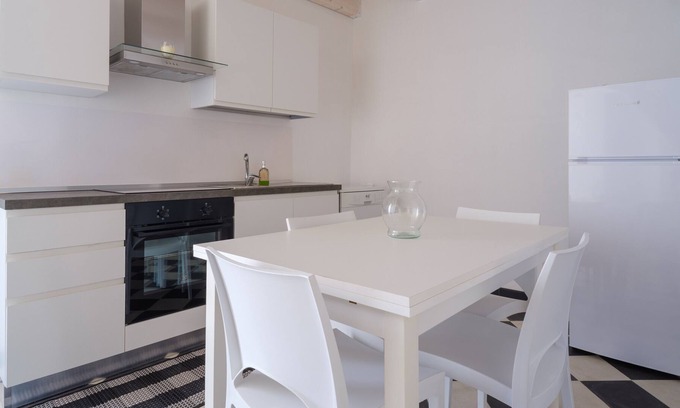 Centro Storico Apartment | Holiday Apartment Marina 2 with Open Terrace, Balcony & Wi-Fi