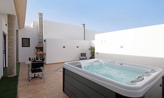 Puerto del Rosario Apartment | Holiday Apartment "Crepusculo" with Mountain View, Terrace & Wi-Fi