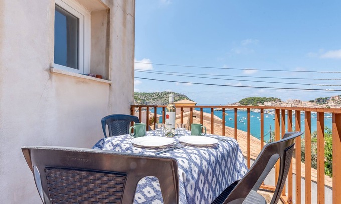 Puerto de Soller Apartment | Holiday Apartment Los Olivos with Wi-Fi & Balcony