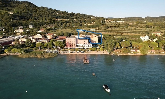 Bardolino Apartment | Holiday apartment with private beach,lake view, elegant, new on the lakefront