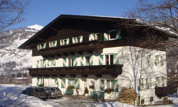 Brixen im Thale Apartment | Holiday apartment with balcony and wifi