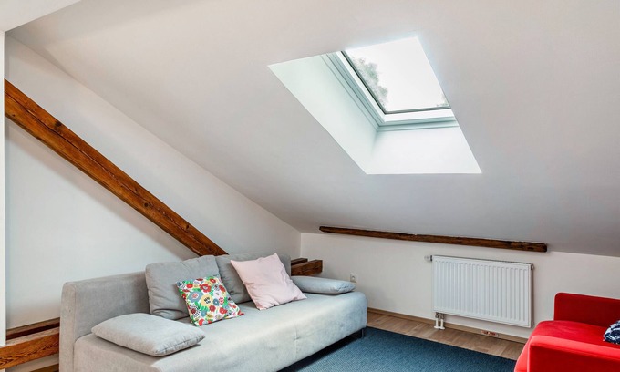 Kraiburg Apartment | Holiday Apartment 'Amelie' with Shared Garden, Balcony and Wi-Fi
