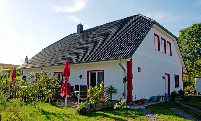 Lancken-Granitz Apartment | Holiday apartment at the field