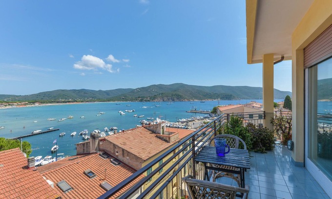 Marina di Campo Apartment | Holiday Apartment "Bellavista" with Sea View, Balcony and Air Conditioning