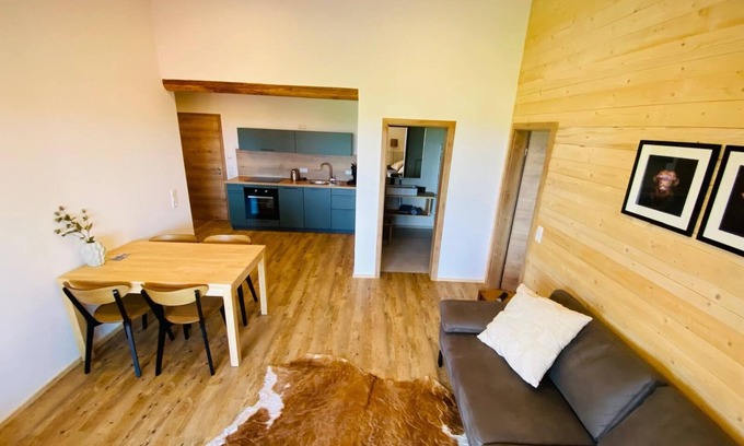Donaueschingen Apartment | 'Holiday Apartment Weitblick' with Shared Garden, Balcony and Wi-Fi