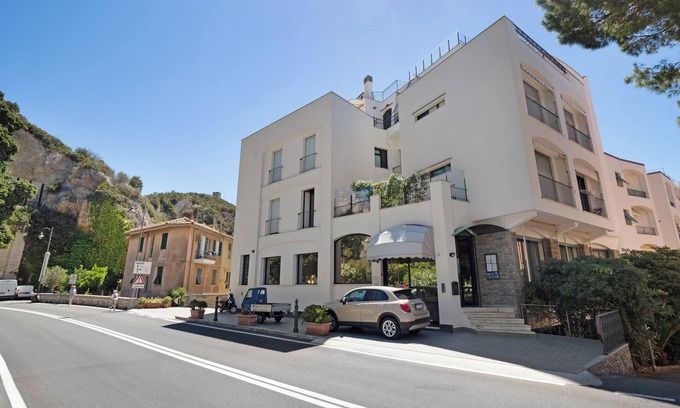 Varigotti Apartment | Holiday Apartment 8 Mehari close to the Beach with Wi-Fi
