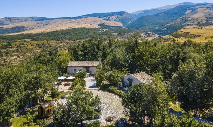Abbateggio Apartment | Holiday apartment Abbateggio for 2 - 6 persons with 1 bedroom - Twin house