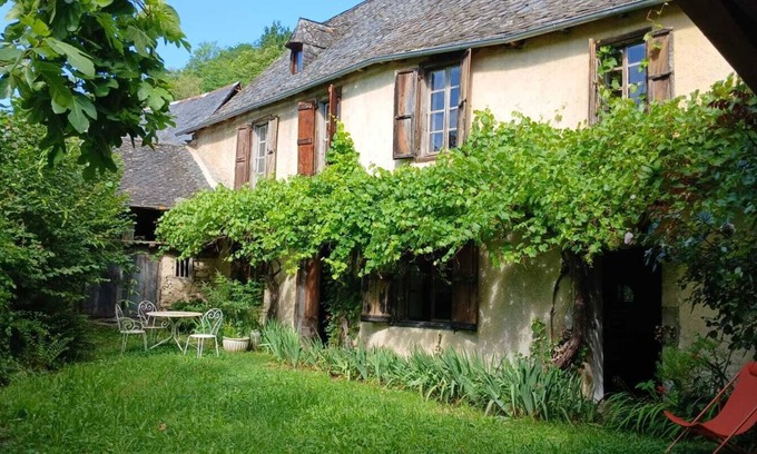 Balagueres House | Holiday Apartment "Aile 4 Personnes Maison Ancienne"