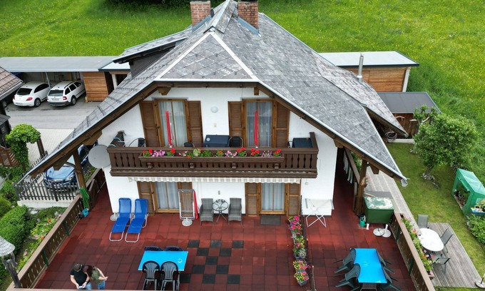 Naggl Apartment | Holiday Apartment 'Birke' with Lake View, Private Terrace and Wi-Fi