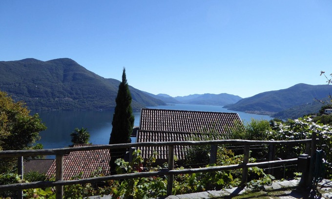 Brissago Apartment | Holiday apartment Brissago for 1 - 4 persons with 2 bedrooms - Twin house