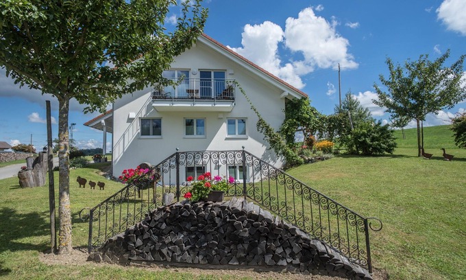 Neukirch Apartment | Holiday Apartment "Buche" with Wi-Fi, Mountain View, Terrace & Garden