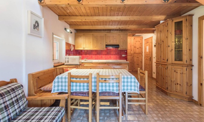 Alba Apartment | Holiday Apartment Casa Lorenz 3 with Mountain View, Wi-Fi, Balcony & Garden