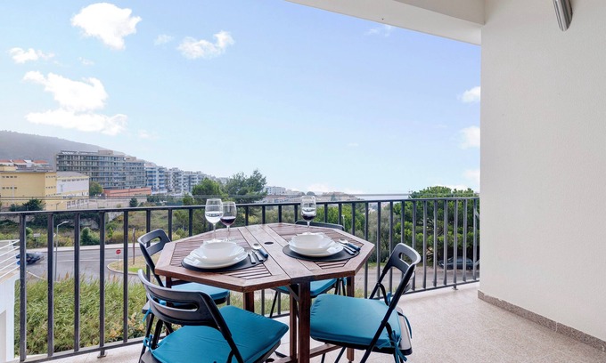 Sesimbra Apartment | Holiday Apartment 'Casa Vale do Paraíso' with Sea View, Private Balcony & Wi-Fi