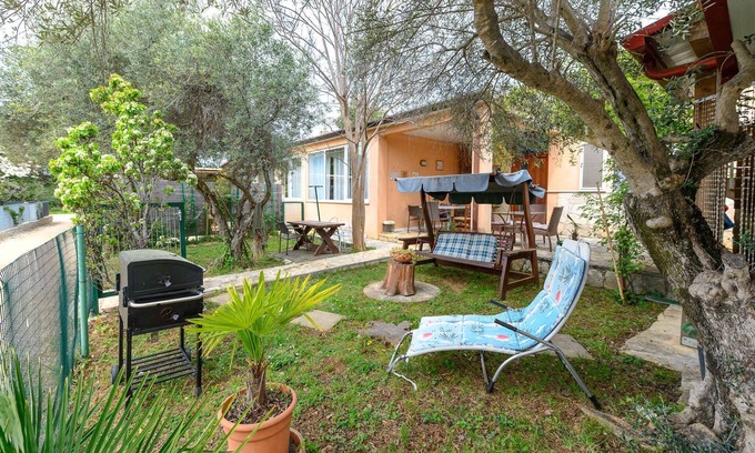 Basanija Apartment | Holiday apartment Cheap accommodation in a great location