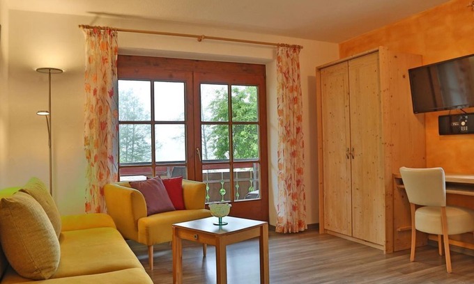 Oy-Mittelberg Apartment | Holiday apartment Alpenwiese (L) 50 sqm - Alpenstern Finy, organic guest house