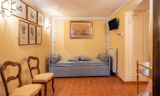 Molazzana Other | Holiday Apartment "Grillo Rosso Taverna" with Fireplace