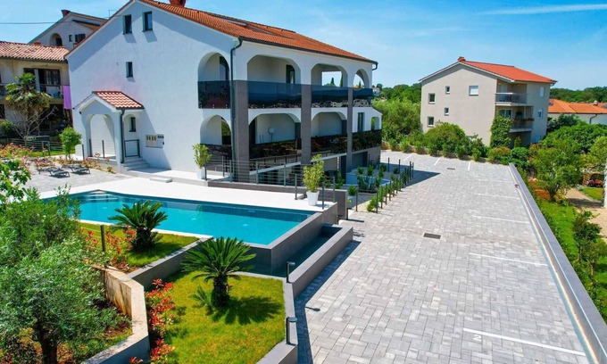 Zidarici Apartment | Holiday apartment III. in Villa Calma Apartments with shared Pool