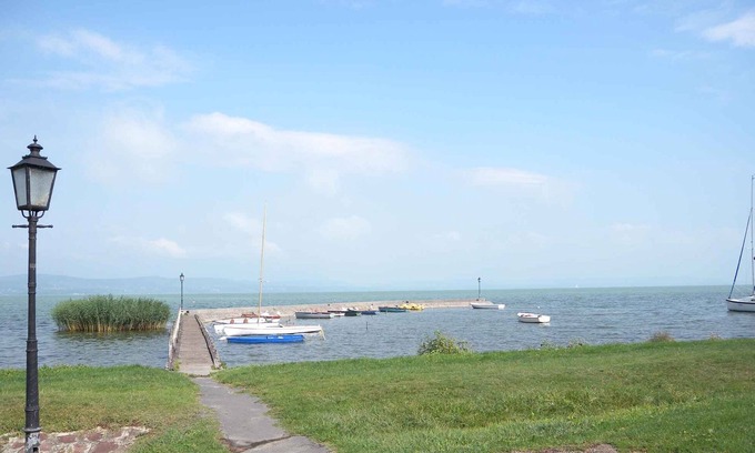 Balatonboglar Apartment | Holiday apartment in the city center with garden pavilion