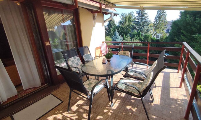 Balatonfured Apartment | Holiday apartment with modern furniture and washing machine