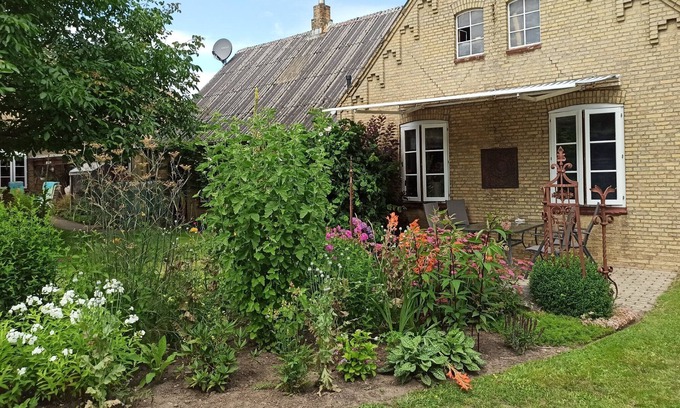Dellstedt Apartment | Holiday Apartment "Klint 2" with Private Terrace, Private Garden & Wi-Fi