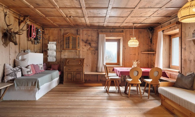 Campolasta Apartment | Holiday Apartment 'Kuhglocke' with Mountain View, Private Terrace and Wi-Fi