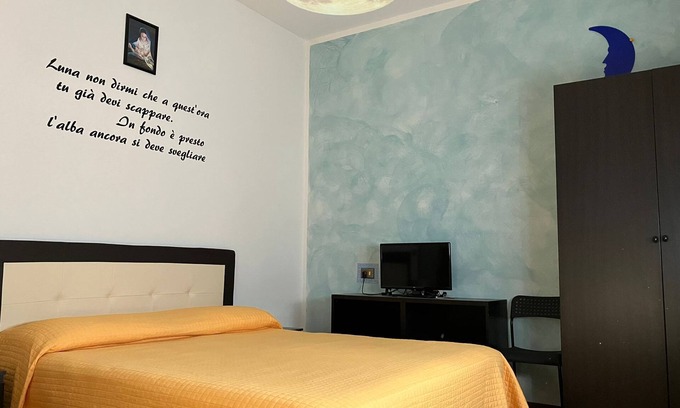 Viserbella Apartment | Holiday Apartment "Luna" with Sea View, Shared Garden & Wi-Fi