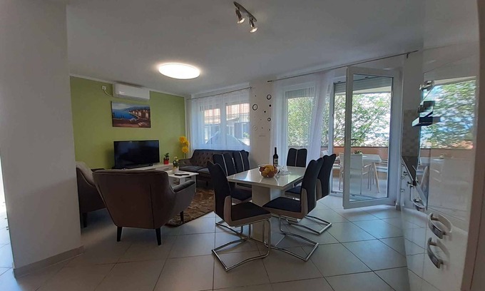 Milcetici Apartment | Holiday apartment mit Whirlpool