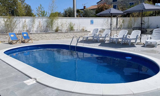 Jasenovica Apartment | Holiday apartment mit Klimaanlage und Pool
