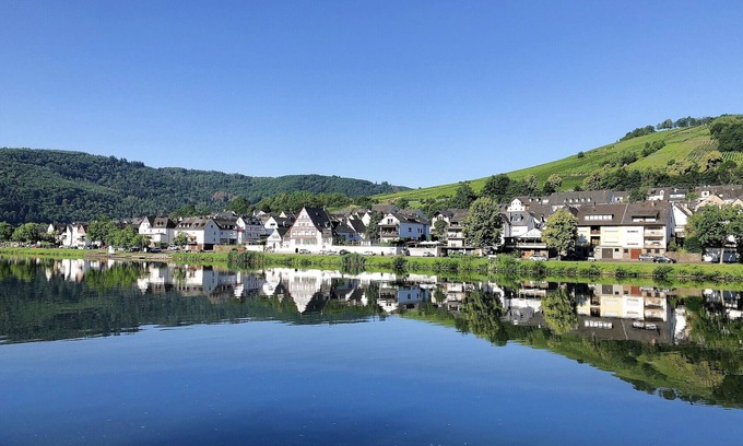 Kaimt Apartment | Holiday apartment Moselle Ship in Zell (Mosel) - Modern, comfortable & friendly