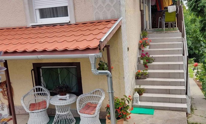 Igal Apartment | Holiday apartment near the thermal baths with WLAN and air conditioning