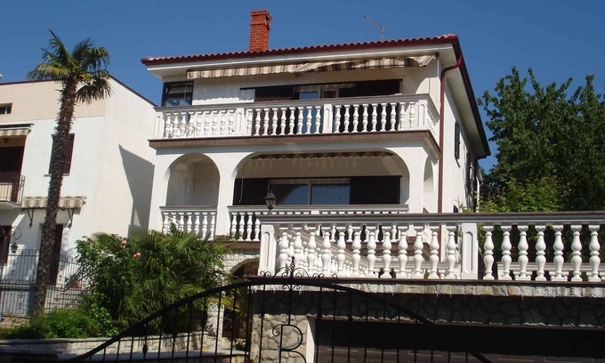 Malinska Apartment | Holiday apartment only 80 m from the sea
