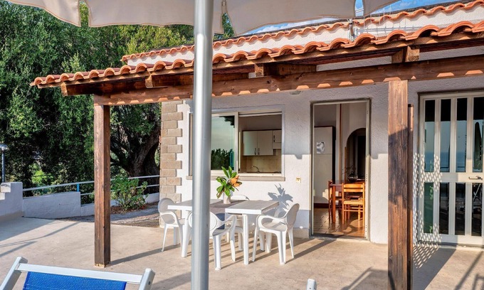 Caprioli Apartment | Holiday apartment Pisciotta for 1 - 6 persons with 2 bedrooms - Row house