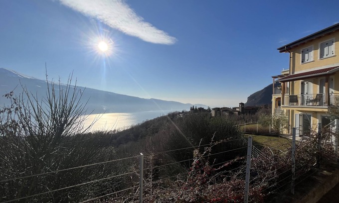 Aer Apartment | Holiday Apartment 'Residence La Villa Kalliste' with Lake View, Garden, Shared Pool & Wi-Fi