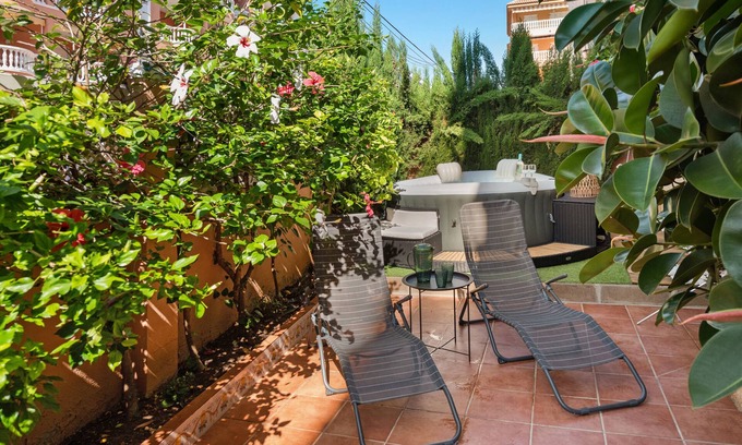 El Grau de Moncofa Apartment | Holiday Apartment 'Rincón Exquisito Junto Al Mar' close to the Beach with Private Jacuzzi & Wi-Fi
