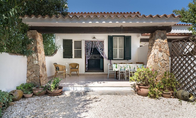 Cala Liberotto Apartment | Holiday Apartment "Sa Dommo De Franziscu" near Beach with Private Terrace & A/C