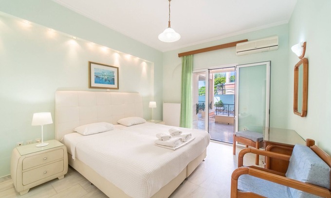 Dassia Apartment | Holiday Apartment Saint Nicholas Beach with Sea View, Shared Pool & Wi-Fi