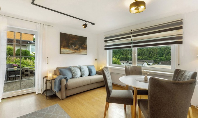 Saalhausen Apartment | Holiday Apartment 'Schwalbennest' with Mountain View, Private Terrace and Wi-Fi