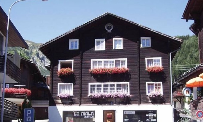 Sedrun Apartment | Holiday apartment Sedrun for 1 - 4 persons with 2 bedrooms - Holiday apartment