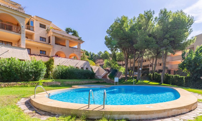 Altea la Vella Apartment | Holiday Apartment 'Simplicity Luxury Apartment' with Private Terrace, Shared Pool & Wi-Fi