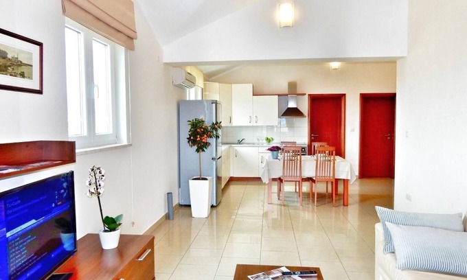 Vantacici Apartment | Holiday apartment Vantačići for 1 - 6 persons with 2 bedrooms - Holiday apartment