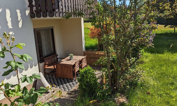 Oberlengenhardt Apartment | Holiday Apartment "Wiesenblümle" with Private Terrace, Private Garden and Wi-Fi