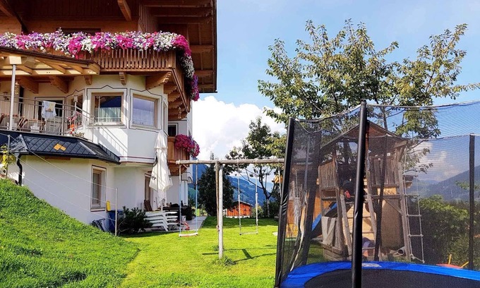 Fuegenberg Apartment | Holiday apartment with mountain view